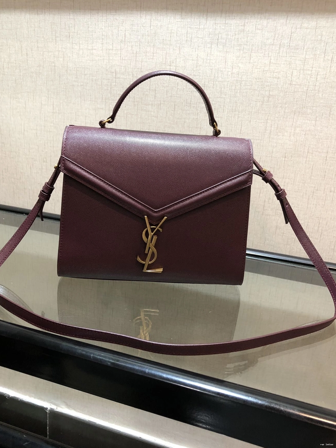 Rep ladies REP MEDIUM BAG YSL HANDLE CASSANDRA TOP 0710